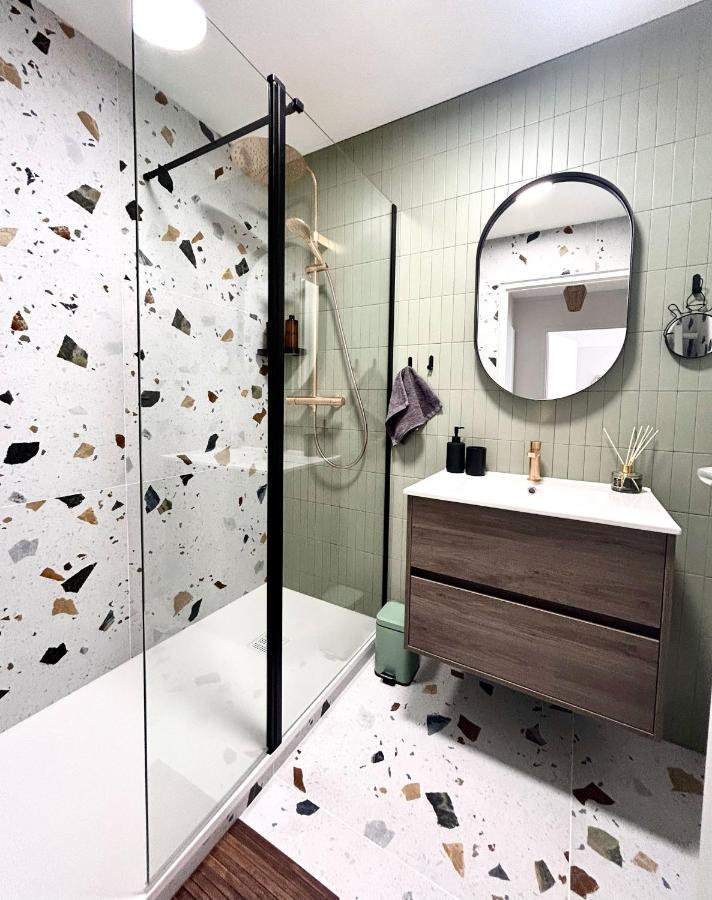 Modern 1 Bdr + Balcony + Free Parking + Ac + Pool Appartement L'Isle-d'Abeau Buitenkant foto