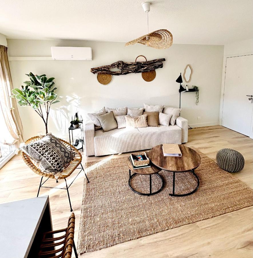 Modern 1 Bdr + Balcony + Free Parking + Ac + Pool Appartement L'Isle-d'Abeau Buitenkant foto
