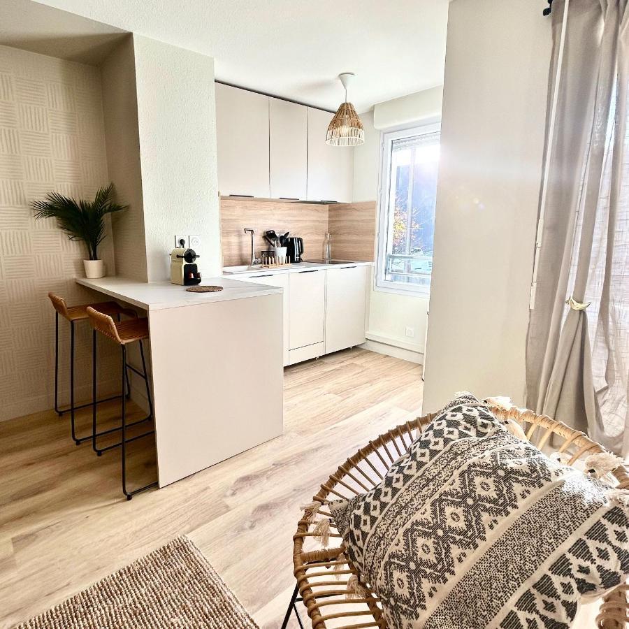 Modern 1 Bdr + Balcony + Free Parking + Ac + Pool Appartement L'Isle-d'Abeau Buitenkant foto