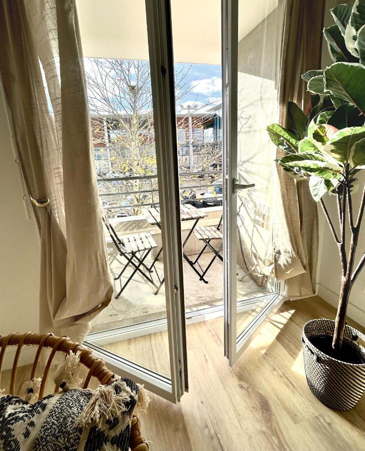 Modern 1 Bdr + Balcony + Free Parking + Ac + Pool Appartement L'Isle-d'Abeau Buitenkant foto